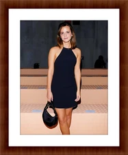 Emma Watson 8.5 x 11 Candid Color Unframed Photograph Collectable Art Print