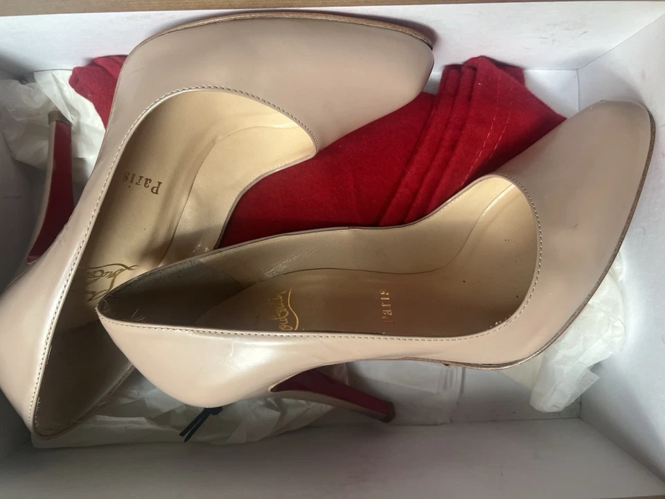 Authentic Christian Louboutin Decollete pumps in classic nude, size 35.5 - Image 2 of 4