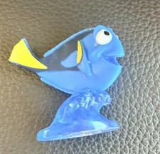 DORY DISNEY PIXAR FINDING NEMO 1.5  FIGURE PLASTIC TOY ON BASE PRE-OWNED 2013