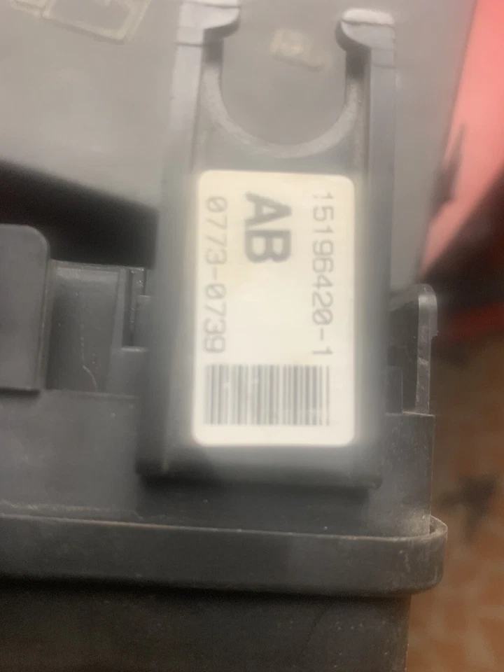 Chevrolet Trailblazer 2003 caja de fusibles unidad de relé 15196420 fabricante de equipos originales Foto 4 de 4