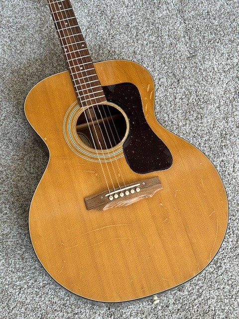 Guild F30 N.T. Vintage acoustic guitar - made in America. Includes