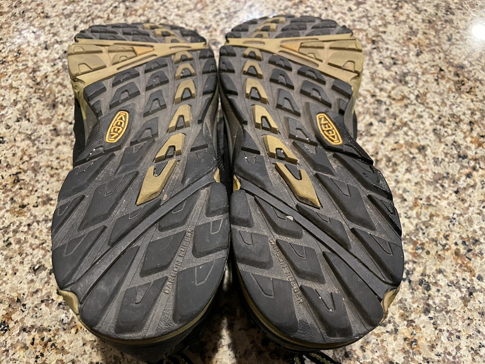 Scarpe da trekking da donna Keen Tryon impermeabili taglia US 10 oro nero 52010 BKGD