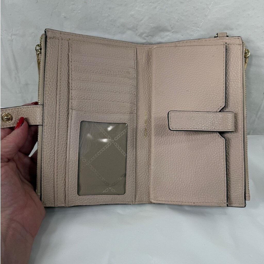 MICHAEL Michael Kors Adele Large Smartphone Wrist… - image 5