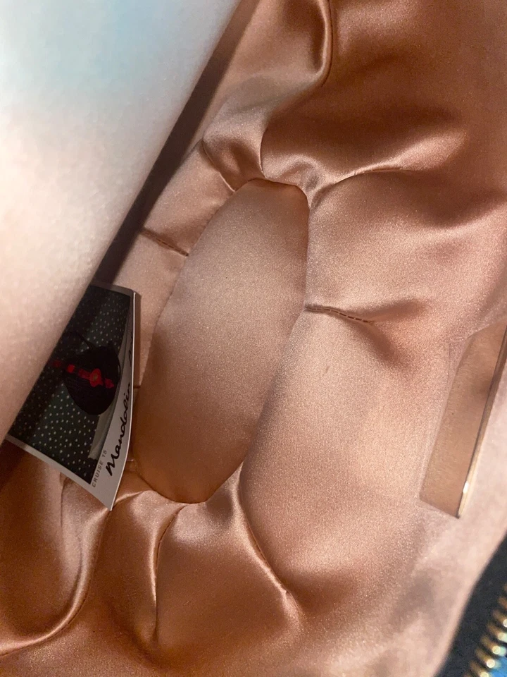 Bolso de hombro tejido Charlotte Olympia “guitarra” Foto 4 de 4