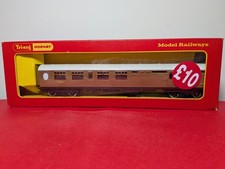 Hornby R746 LNER Brake 3rd Coach 00 Gauge – Boxed