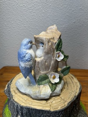 Vintage Mama Bluebird & Baby Birds Figurine Tree Stump Nest Taiwan ROC