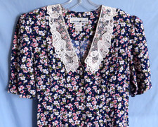 VTG Jonathan Martin FLORAL DRESS Navy Blue WHITE LACE COLLAR Pearl Buttons 7/8 M