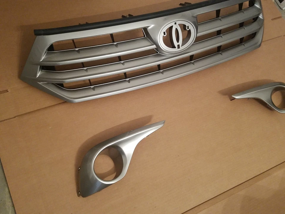 Juego de 3 piezas de rejilla de parachoques delantero Highlander 2011-2013 con par de bisel de luz antiniebla Foto 3 de 4