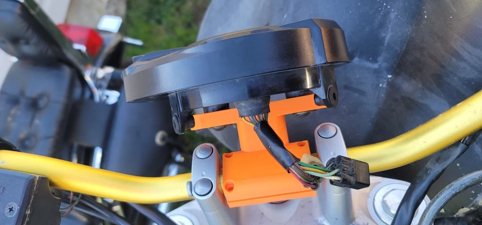 yamaha fz6 speedometer bracket - Image 3 of 3