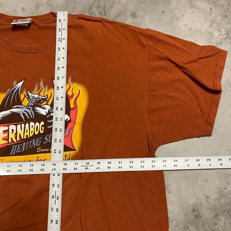 Camisa Chernabog Disney Foto 2 de 4