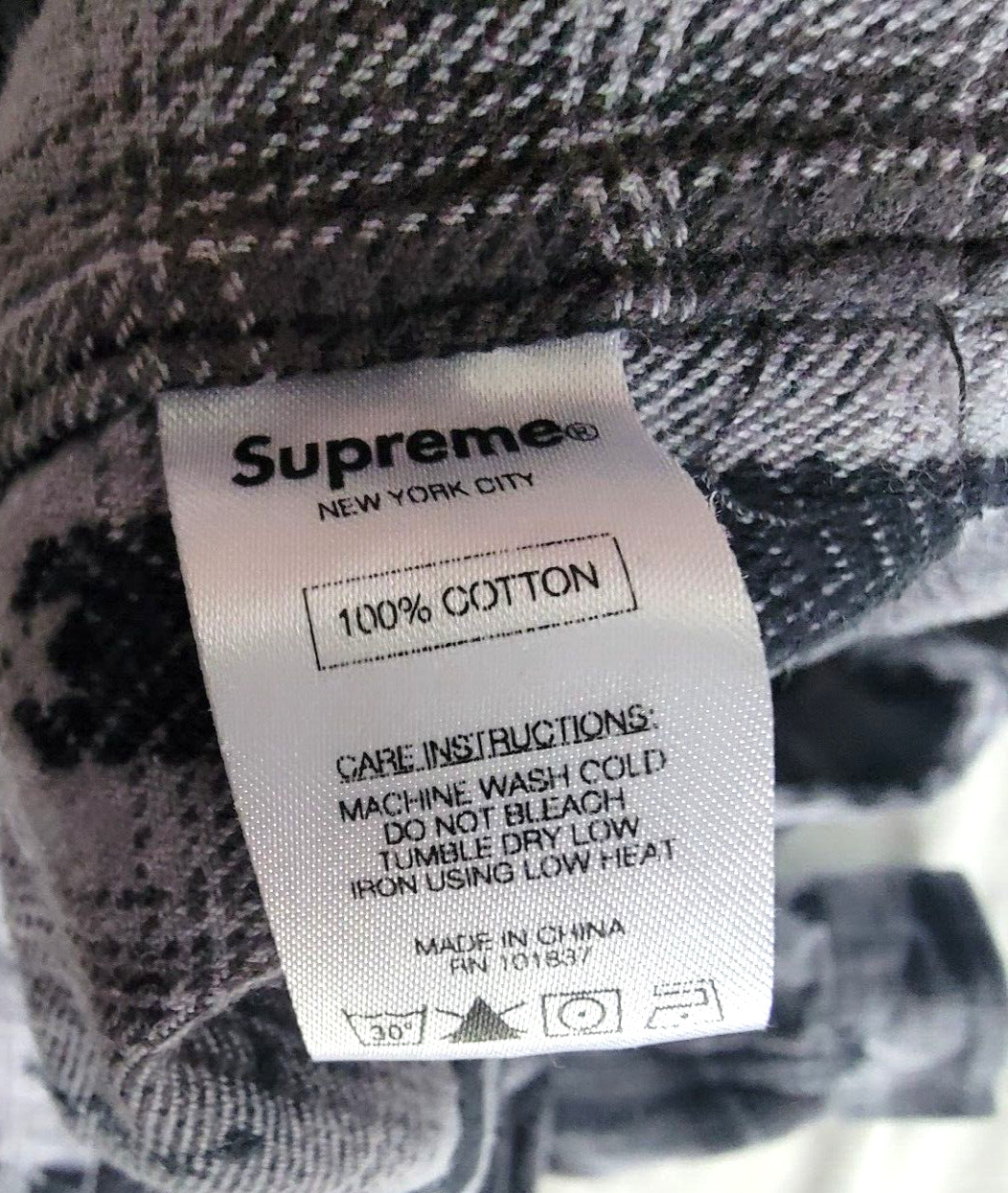 SUPREME Shadow Plaid Hooded Flannel Shirt Men’s  100% Cotton Sz SMALL-----4055