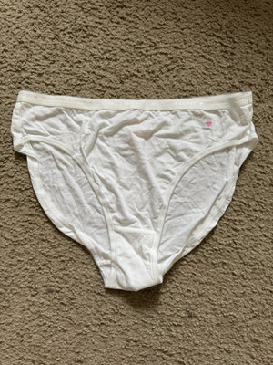 NWT VICTORIA'S SECRET - Large - PINK HEART LOGO HIGH LEG BRIEF PANTIES - WHITE