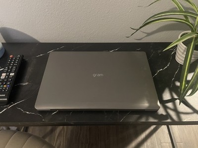 LG Gram 14inch 40gb RAM 256gb SSD