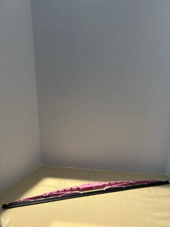 New Without Packaging 21.5” Pink Windshield Autotex Wiper - Image 4 of 4