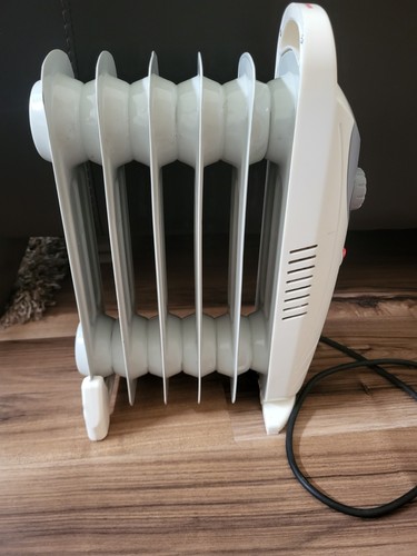 Daewoo Portable Electric Heater 800W Mini Oil Filled Radiator - Picture 4 of 4