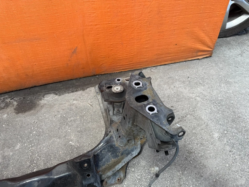 09-11 MAZDA RX8 RX-8 - SUBCHASIS DELANTERO TRAVESAÑO SUB BASTIDOR BASE MOTOR - OEM Foto 4 de 4