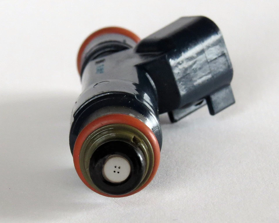 Genuine Denso Set of 4 Fuel Injectors For 2008 Chevrolet HHR 2.2L 12602480 - Image 2 of 2