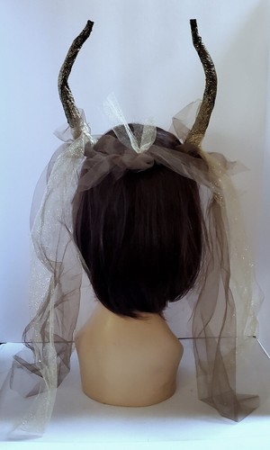 Veiled Headdress Golden Horns - Picture 4 of 7