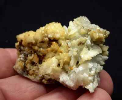 1.5 oz Natural 2'' QUARTZ with SIDERITE and CALCITE from Mexico