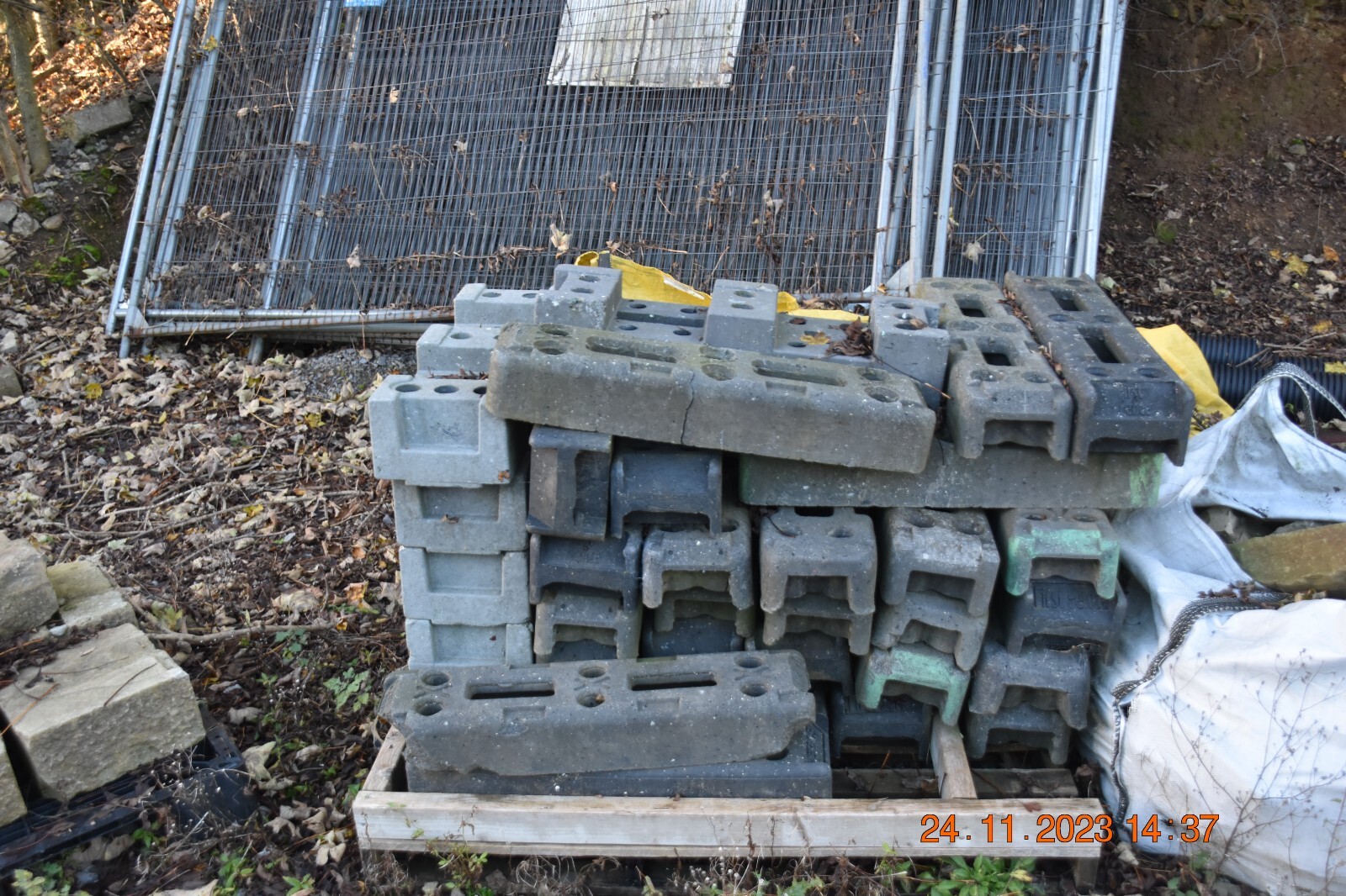 Round Top Temporary Fence Heras Panel Site Security Fencing eBay