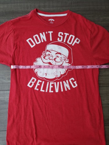 T-shirt rossa Babbo Natale Don't Stop Believing taglia M - Foto 2 di 5