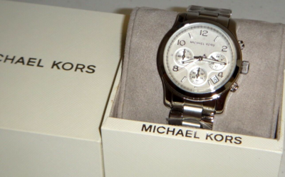 Michael Kors Chronograph Runway Silver Plated Stainless  display picture 2