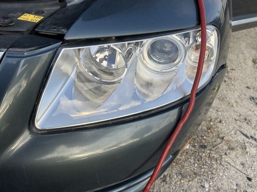Driver Left Headlight Thru 11/06/07 Halogen Fits 04-07 TOUAREG 104797241