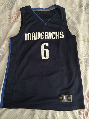 Kristaps Porzingis Dallas Mavericks Men's Jersey Size Medium