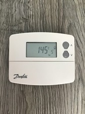 DANFOSS TP5000 - RF SI WIRELESS 5/2 DAY PROGRAMMABLE ROOM THERMOSTAT 087N791200