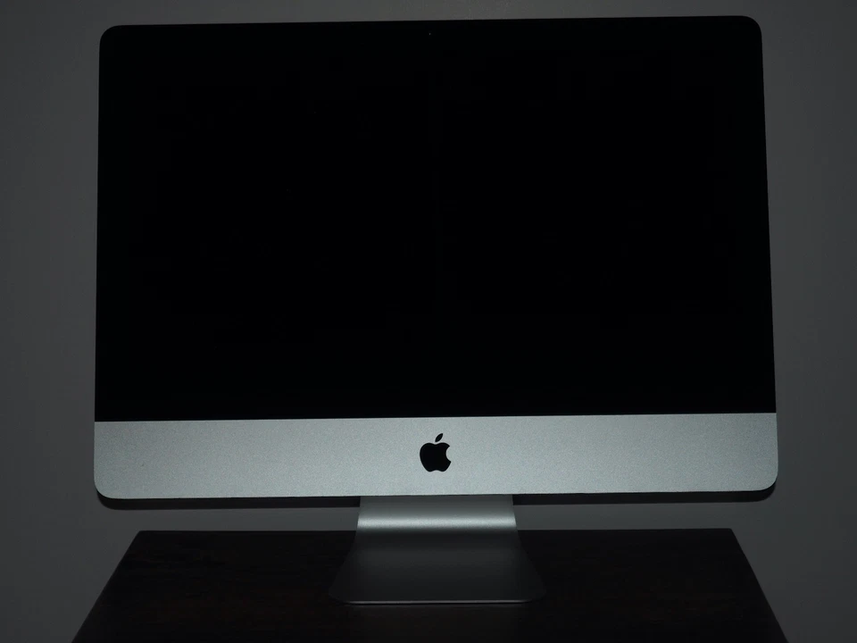 Apple iMac 21,5" Desktop + CARREGADO! + Unidade de Estado Sólido de 1 TB + SISTEMA OPERACIONAL 2024 + EXTRAS! - Imagem 2 de 4