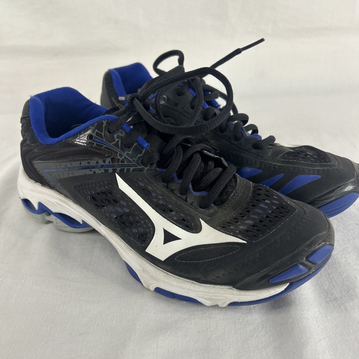Mizuno Wave Lightning Z5 屋内コートシューズ 24.0 Amazon