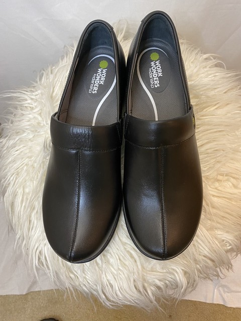 dansko women's coral clog