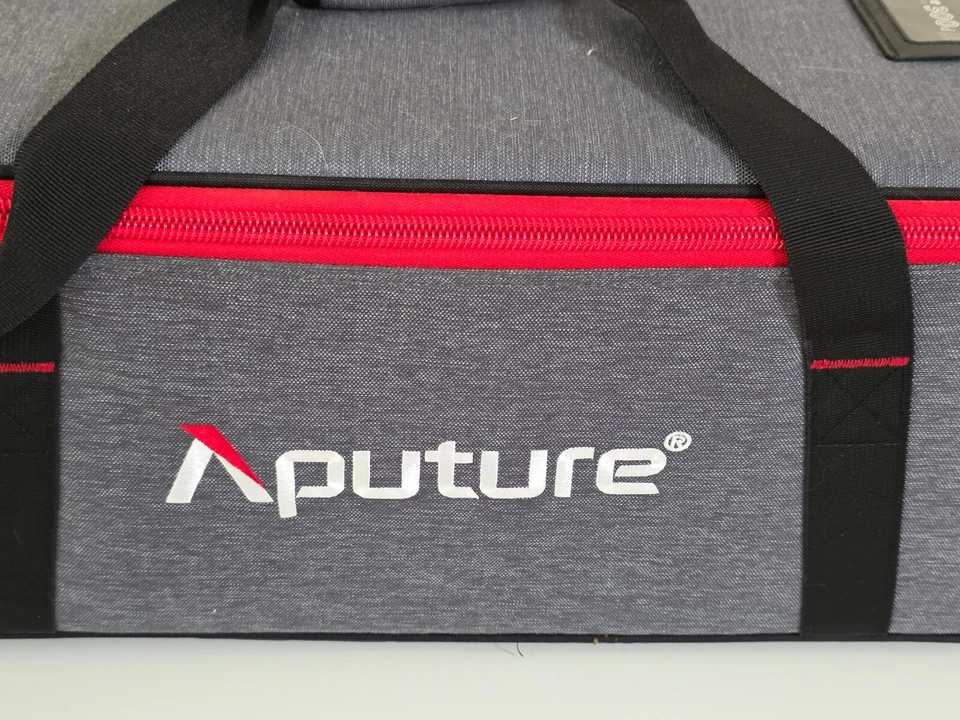 Aputure LS C300D II LED Light Kit with V-Mount Battery Plate #LSC300DIIVKIT-Z - Image 3 of 4