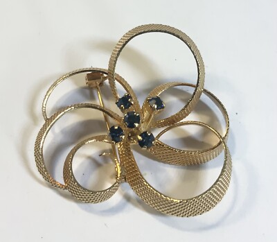 Vintage JXC Textured Gold Plate Prong Set Blue Rhinestone Brooch 1