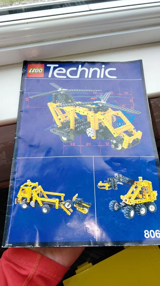 LEGO Technic 8062 Universal Set with Storage Case, photo 3 of 5