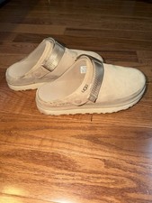 Women's UGG Golden Star Clog Sand Size 8.5