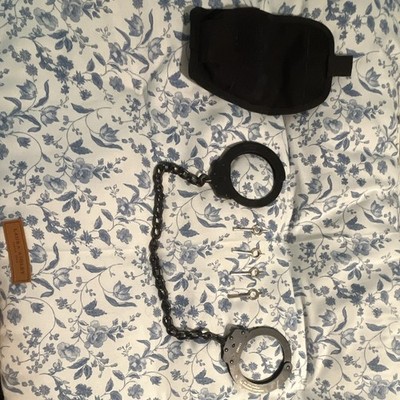 Peerless 703C Handcuffs w/ Chain, 4 Keys & Black Nylon Pouch