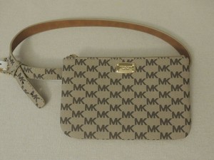 mk fanny belt