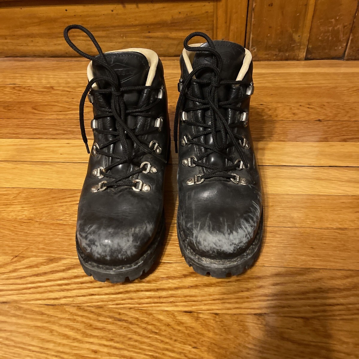 MERRELL Wilderness Leather Mid Hiking Boots Women Sz Made in