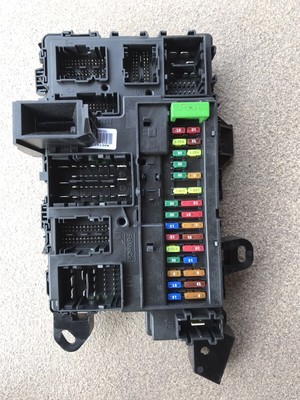 2016 FORD F150 LOCKING KEYLESS CONTROL MODULE BCM FUSE BOX FL3T-15604