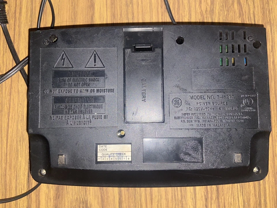 Antigo Rádio Despertador Digital GE AM FM Woodgrain Modelo 7-4621A Testado Funciona - Imagem 4 de 4