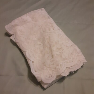 Scalloped Edge Lace Rose Curtain Off White 62''