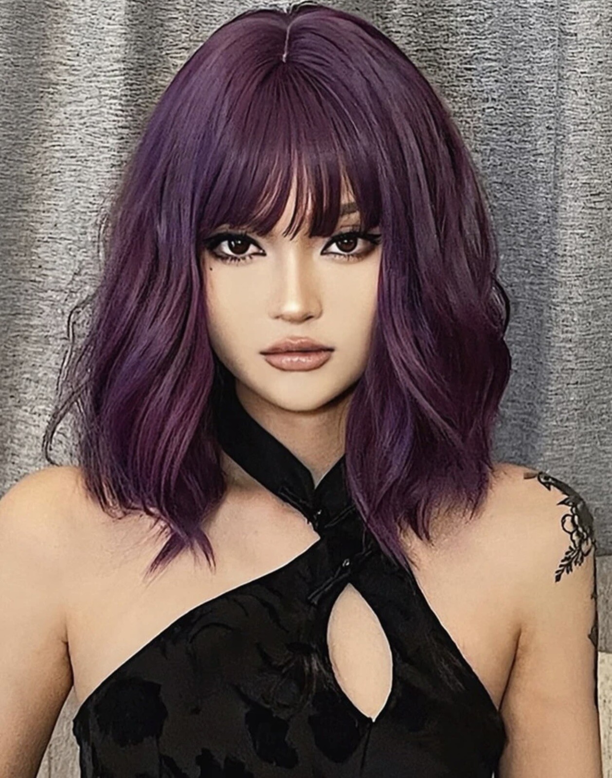Perruque synthétique wig femme violet à frange cheveux courts ondulé style carré avec 4 bonnet