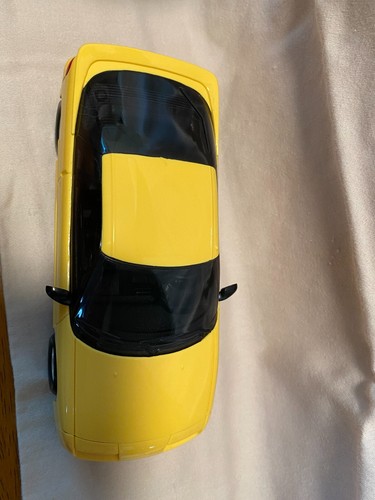 AMT/Ertl 1/24 scale 1991GEO Storm GSI Yellow Promo Model #6083 - Picture 12 of 13