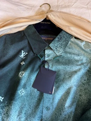 Louis Vuitton Regular Size 2XL Casual Button-Down Shirts for Men