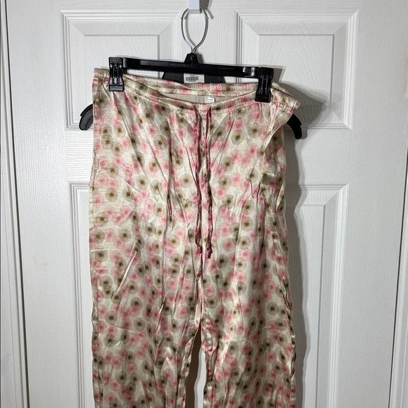 Old Navy Pink and Cream Floral Pajama Pants - Image 2 of 4