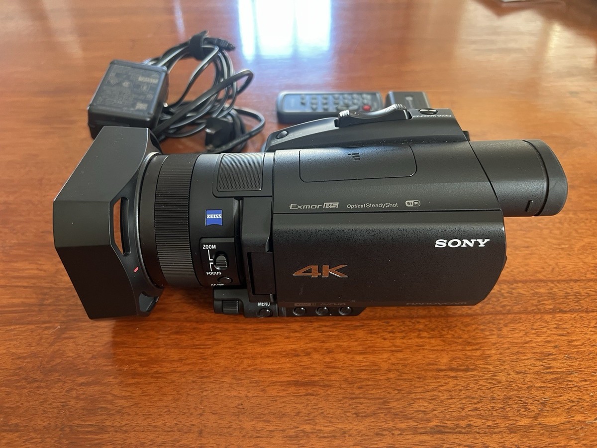 SONY FDR-AX700　4K Handycam 4K HDR Camcorder with Fast Hybrid AF | 4K Handycam FDR-AX700