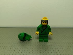 Lego Green Ninja cas203 from set 3346 Castle Vintage Rare. Nice Condition.