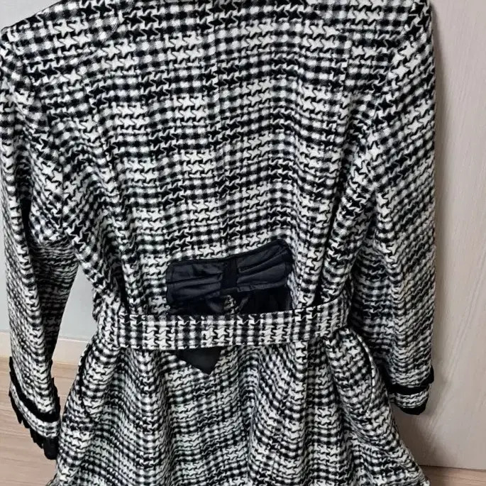 Checked Pattern Trench Coat Stylish Outerwear - image 2