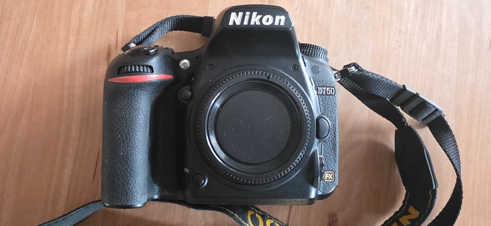 Nikon D750 24.3Mp AF- DSLR Camera schwarz - Nur Gehäuse, gebraucht